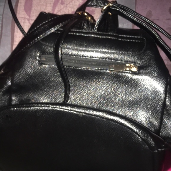 Small black backpack - Picture 2 of 2